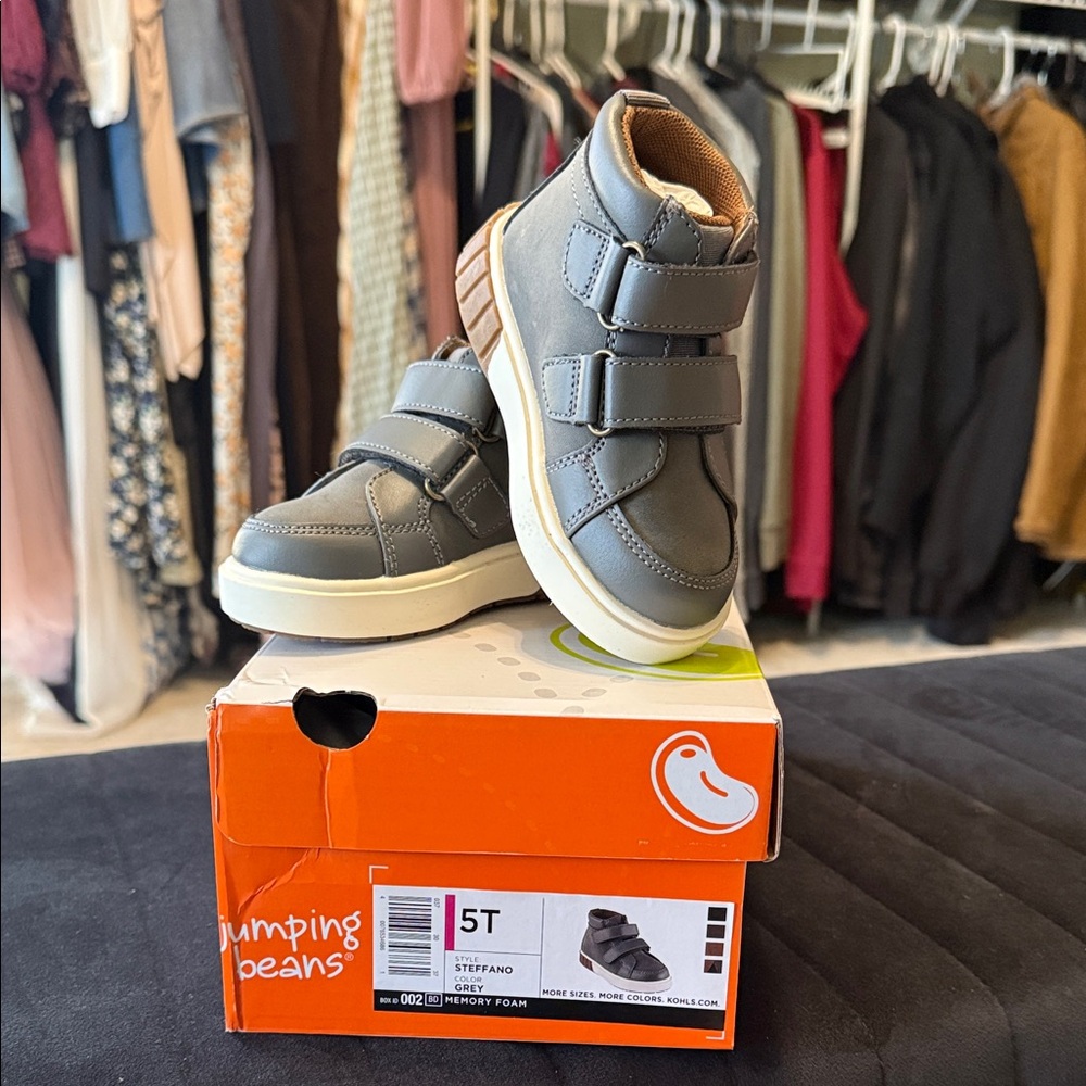 Jumping Beans Kids Gray High-Top Dress Shoes